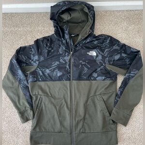 The North Face Train N Go Logo Hoodie Jacket Men’s Size Large Green Black Camo